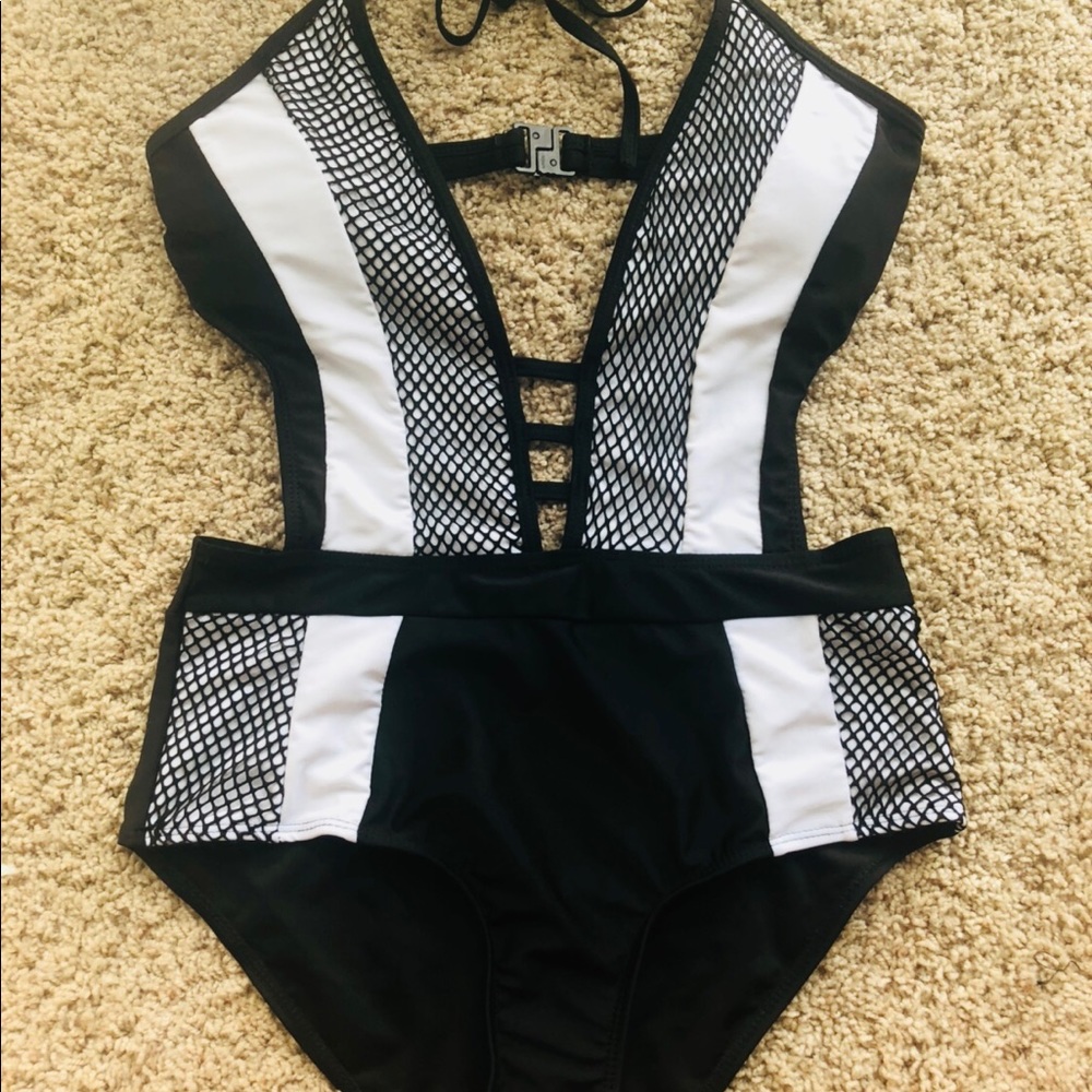 One-piece swim suit